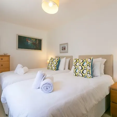 4 Porthmeor Court St Ives